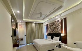 Hotel Maple Tree - Near Ekana Cricket Stadium - Lucknow